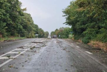 Заради дъждове и вятър: Затворени пътища на Халкидическия полуостров, много фериботни линии не работят