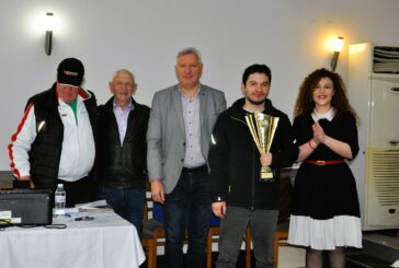 Гросмайстор М. Петров №1 с 9 от 9 на турнира по ускорен шахмат в Разлог