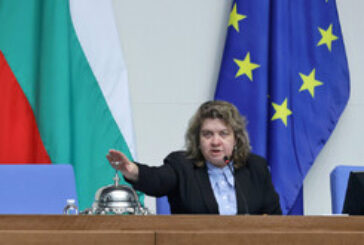 Киселова решава ще насрочи ли за разглеждане и гласуване в НС предложението за референдум на Радев