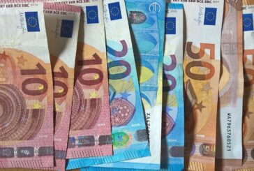 Неофициално: Брюксел предупреди финансовия министър, че може да спре процедурата по преминаването ни към еврото