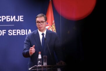Самолетът на Александър Вучич е задържан в Баку