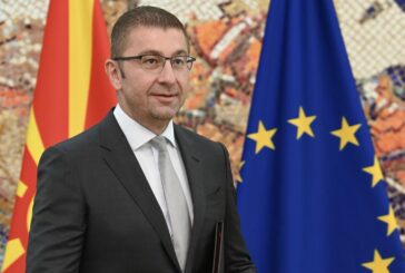 Премиерът на Северна Македония: Разговаряхме с ЕК, чакаме отговор от България за среща