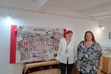 Магията на бродерията пренесе в разложкия музей с ръкоделията си краеведът Здравка Чакърова