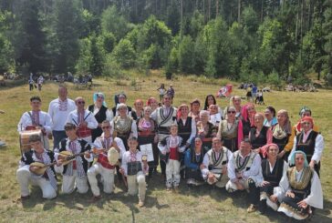Самодейците от Община Радомир откриха музикалната програма на XIII Национален събор на народното творчество в Копривщица