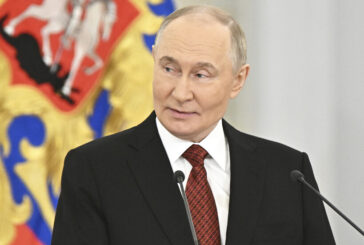Владимир Путин подари мотоциклет на местен жител на Аляска