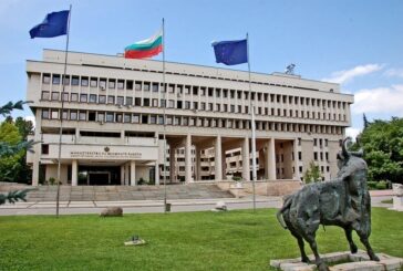 Външно: Продължават издирвателните действия на изчезналия българин в Охридското езеро