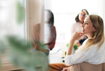 С тези фрази губите уважение на работа, дори да се стараете