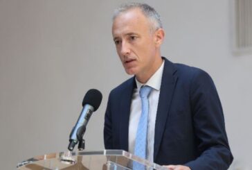 Забраната за смарт устройства в клас ще влезе в сила от ноември