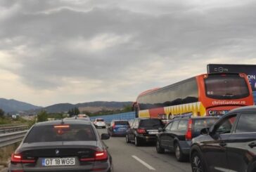 Брутално задръстване в района на Кресна, колите не мърдат