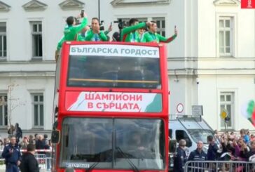 Световните ни вицешампиони пристигнаха пред 