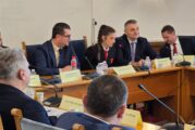 Ученици от НПГ „Димитър Талев“ – Гоце Делчев водиха заседание на Комисията по транспорт и съобщения