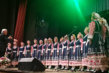 Публиката в Гоце Делчев се докосна до изкуството на ансамбъл „Филип Кутев“.