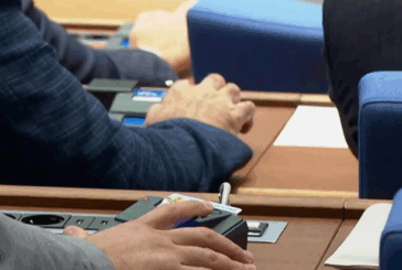 НС прие на първо четене: Родителите на деца до 12-годишна възраст ще работят на непълно работно време