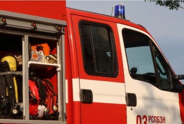 Огнеборци гасиха пожар в къща в разложкото село Баня