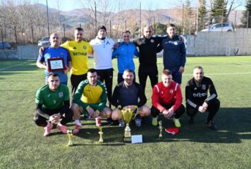 Отбор „Полена“ вдигна купата на коледния турнир в памет на Иван Янчев