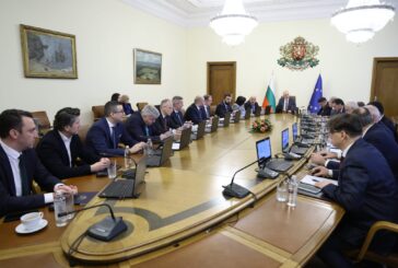 Без изказване на Желязков започна редовното правителствено заседание