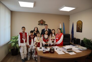 Гости на Банго Васил посрещна кметът на Струмяни Е. Илиев