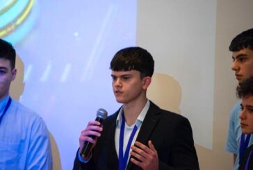Единадесетокласникът Ал. Дралев за първи път представи ПМГ - Благоевград на националнотосъстезание по информатика и информационни технологии „CodeWars“, заслужи грамота и награда