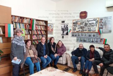 УРОК ПО РОДОЛЮБИЕ! Благоевградски ученици се запознаха с историята на ветерани от Втората световна война и местните паметници