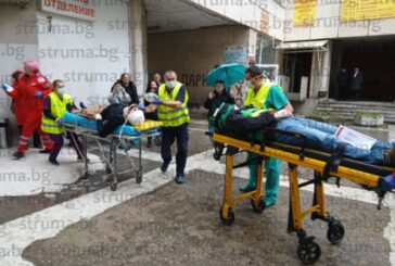 За по-малко от час медици от Спешен център и МБАЛ-Благоевград оказаха първа помощ на 15 пострадали при тежка катастрофа край Железница