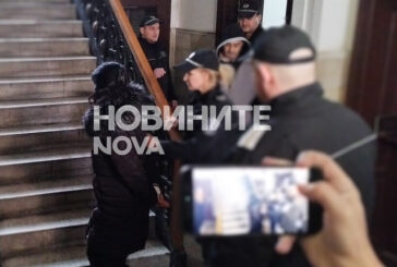 Мъжът и жената от Свищов, обвинени в убийства на животни, остават за постоянно в ареста 