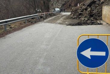 Чстично е възстановено движението по пътя за с. Кремен