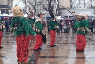 Сурвакарската група на с. Дивотино с впечатляващо представяне в Карловско