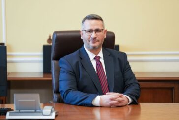 Земеделският министър Ив. Христанов освободи членовете на УС на ЮЗДП Сп. Попадийн и Ив. Чалъков, връща бившия активист на ПП М. Граченов