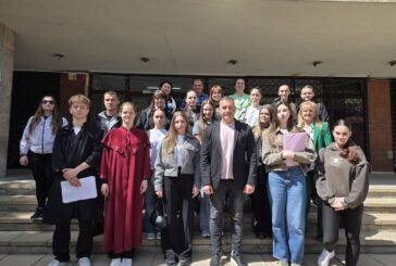 Ученици от Дупница влязоха в ролята на магистрати в симулативен процес по престъпление за ПТП