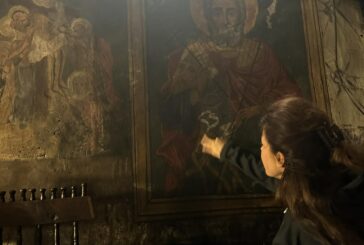 Възобновиха реставрацията на стенописите в храм „Въведение Богородично“ в Благоевград, изнасят свещниците навън