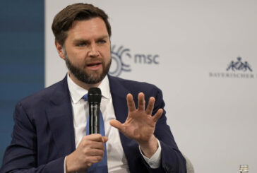 Вицепрезидентът на САЩ отпътува за Пакистан за мирните преговори с Иран