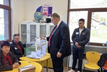 Д. Пеевски упражни правото си на глас в с. Бабяк
