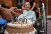 Има очевидна причина защо някои хора живеят до 100 години - а други не