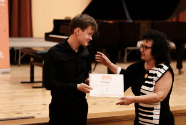Талантливият пианист на НЧ „Бр. Миладинови“ - Петрич Ив. Стоилков с Гран при от международен клавирен конкурс
