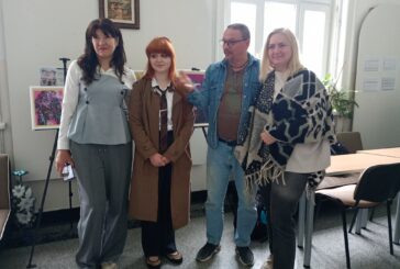 РЯДЪК ТАЛАНТ! Деветокласничката от Благоевград представи 37 творби в първата си самостоятелна изложба