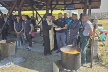 Два християнски празника събраха на курбан жители и гости на радомирски квартал