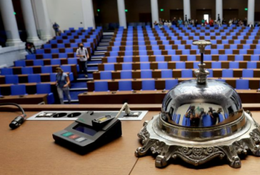 Орязват правото на депутатите да говорят в парламента