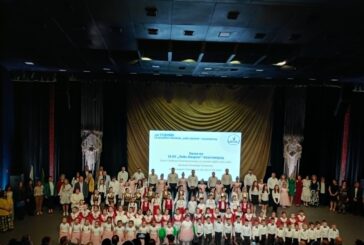 С емоционален разказ на първия директор Гр. Владикова, грандиозно тържество и новосъздаден училищен химн учители, ученици, родители и гости празнуваха 40 г. от създаването на благоевградското 9 ОУ