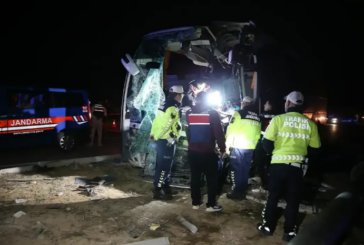 Осем души загинаха при автобусна катастрофа в Западна Турция, сред тях и бебе