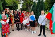 Учениците от ОбУ „Св. Паисий Хилендарски“ в Корница с вълнуващ спектакъл за 24 май