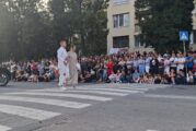 Випуск 2026 на НПГ „Димитър Талев“ показа стил, класа и настроение пред стотици в Гоце Делчев