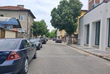 Личните автомобили на неврокопчани близо 3 пъти повече от паркоместата