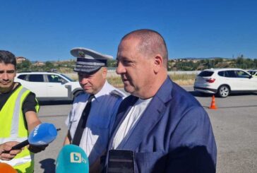 ОДМВР - Благоевград засече сигнал за нерегламентирани гонки край Петрич, проверяват шофьори за издадени от чужбина книжки