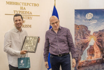 Разложанинът Георги Колевичин отличен от  Министерство на туризма след изкачването на Еверест