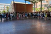 На тържество с много емоции и представяне на авторски творби 126-имата четвъртокласници на благоевградското 7 СУ „К. Шапкарев” получиха удостоверенията си за завършен начален етап