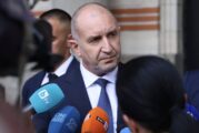 Премиерът Радев: Правителството спира скандални обществени поръчки, които водят до кражби и течове към партийни каси