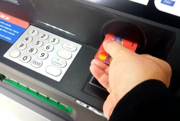 Задържаха перничанин, теглил пари от чужди банкови карти