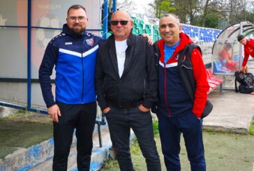 Вятърът на промяната в „Струмска слава“ отвя изпълнителния шеф Киро Змейо, благоевградския наставник Ст. Гошев, директора на ДЮШ, дори и масажиста.../ОБНОВЕНО/