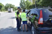 Децата от Радомир с емоционално послание към водачите „Нека пътят винаги да ви води към дома“
