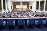 Депутатите замразиха заплатите си, но оставиха „вратичка“ за бъдещо увеличение